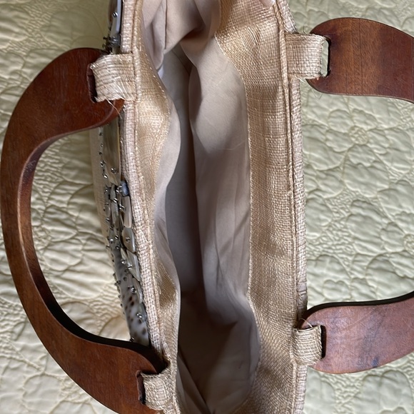 Beach Seashell Sachet Handbag Wooden Handles - Picture 8 of 14